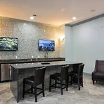 Movie Themed Family Get-a-way! Sleeps 7 Popcorn, Snacks, And Drinks, Included - Pools Are Still Open! *