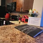 Movie Themed Family Get-a-way! Sleeps 7 Popcorn, Snacks, And Drinks, Included - Pools Are Still Open! Apartment Charlotte
