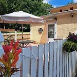 Quiet Retreat For Business Or Family Trip