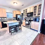 Villa Amazing 4 Bdrm W Garage In *
