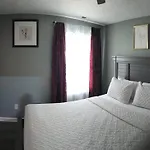 Guest house Single Rm Or Entire Near Uptown Charlotte