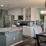 Single Rm Or Entire Near Uptown Charlotte