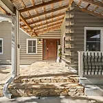 Lake Wylie Home With Dock, Beach, And Hot Tub