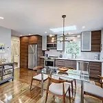 Holiday home Relax And Recharge In Myers Park