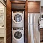 Relax And Recharge In Myers Park Holiday home *