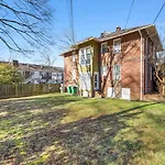 Retro 1Br In Elizabeth With Porch & Eclectic Design