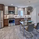 Spacious Conveniently Located 1br In Myers Park