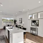 Holiday home Stylish Two Story Close To South End And Uptown