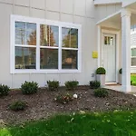 Stylish Two Story Close To South End And Uptown Holiday home *
