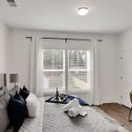 Stylish Two Story Close To South End And Uptown Holiday home *