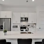 Stylish Two Story Close To South End And Uptown