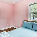 6 Mi To Spectrum Center: Spacious Getaway W/ Deck Holiday home *