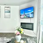Holiday home Spacious 4-bedroom House,6beds With Office Space *