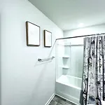 Holiday home Spacious 4-bedroom House,6beds With Office Space