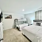 Spacious 4-bedroom House,6beds With Office Space *
