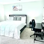 Holiday home Spacious 4-bedroom House,6beds With Office Space