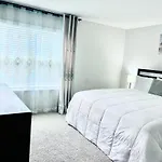 Spacious 4-bedroom House,6beds With Office Space Holiday home