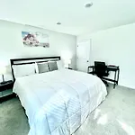 Spacious 4-bedroom House,6beds With Office Space *