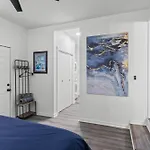 Modern Bungalow! Close To Uptown Charlotte
