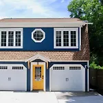 Urban Nest Holiday home *