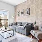 Midnight Marvel - Amazing Views, Free Parking Apartment Charlotte