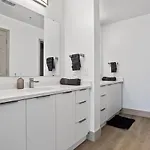 Carolina Cove - Free Parking, Spacious, Views Charlotte