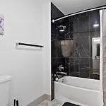 Carolina Cove - Free Parking, Spacious, Views Apartment