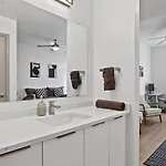 Apartment Carolina Cove - Free Parking, Spacious, Views