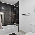 Carolina Cove - Free Parking, Spacious, Views * Charlotte