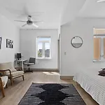 Carolina Cove - Free Parking, Spacious, Views Apartment *