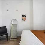 Apartment Cozy Charm - Spacious, Parking, Balcony, Gym *