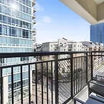 Cozy Charm - Spacious, Parking, Balcony, Gym *
