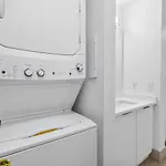 Cozy Charm - Spacious, Parking, Balcony, Gym Apartment *