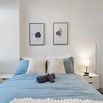 Cozy Charm - Spacious, Parking, Balcony, Gym Apartment *