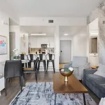 Cozy Charm - Spacious, Parking, Balcony, Gym * Charlotte