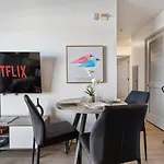 Cozy City Charm - Spacious, Parking, Balcony, Gym