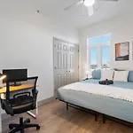 Apartment Cozy Charm - Spacious, Parking, Balcony, Gym *