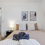 Bright Uptown Bliss - Free Parking, Walkable, Views *