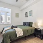 Bright Uptown Bliss - Free Parking, Walkable, Views Apartment Charlotte