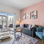 Apartment Bright Uptown Bliss - Free Parking, Walkable, Views
