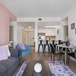 Apartment Bright Uptown Bliss - Free Parking, Walkable, Views Charlotte