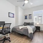 Bright Uptown Bliss - Free Parking, Walkable, Views Charlotte