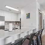 Bright Uptown Bliss - Free Parking, Walkable, Views Apartment Charlotte