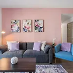 Apartment Bright Uptown Bliss - Free Parking, Walkable, Views