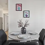 Apartment Bright Uptown Bliss - Free Parking, Walkable, Views *