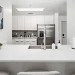 Carolina Blue - Stunning Views, Free Parking And Wifi Apartment *