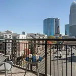 Carolina Blue - Stunning Views, Free Parking And Wifi Apartment *