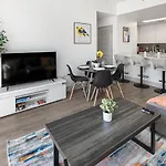 Carolina Blue - Stunning Views, Free Parking And Wifi Apartment *