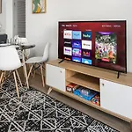 Urban Retreat - Free Parking, Wifi, Walk To Stadium *