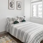 Urban Retreat - Free Parking, Wifi, Walk To Stadium *